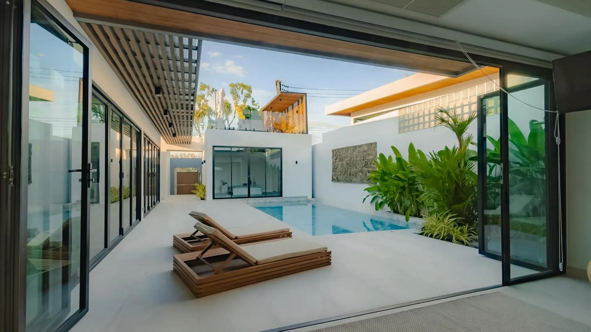 Fully Renovated Pool Villa 4Br Bangtao And Layan Beach In Cheong Thalea, Phuket