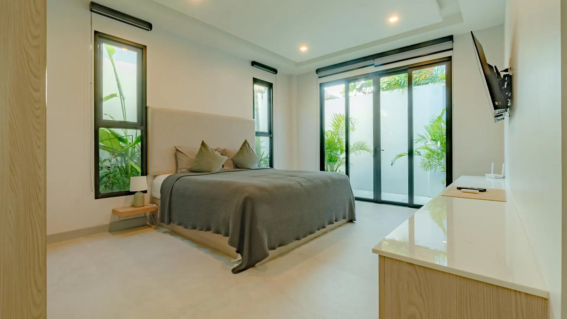 Fully Renovated Pool Villa 4Br Bangtao And Layan Beach In Cheong Thalea, Phuket