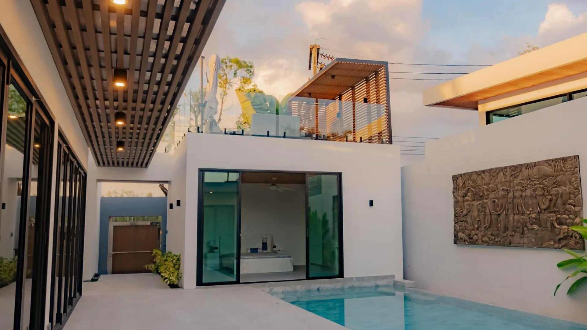 Fully Renovated Pool Villa 4Br Bangtao And Layan Beach In Cheong Thalea, Phuket