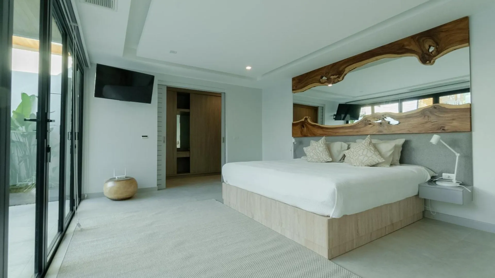 Fully Renovated Pool Villa 4Br Bangtao And Layan Beach In Cheong Thalea, Phuket