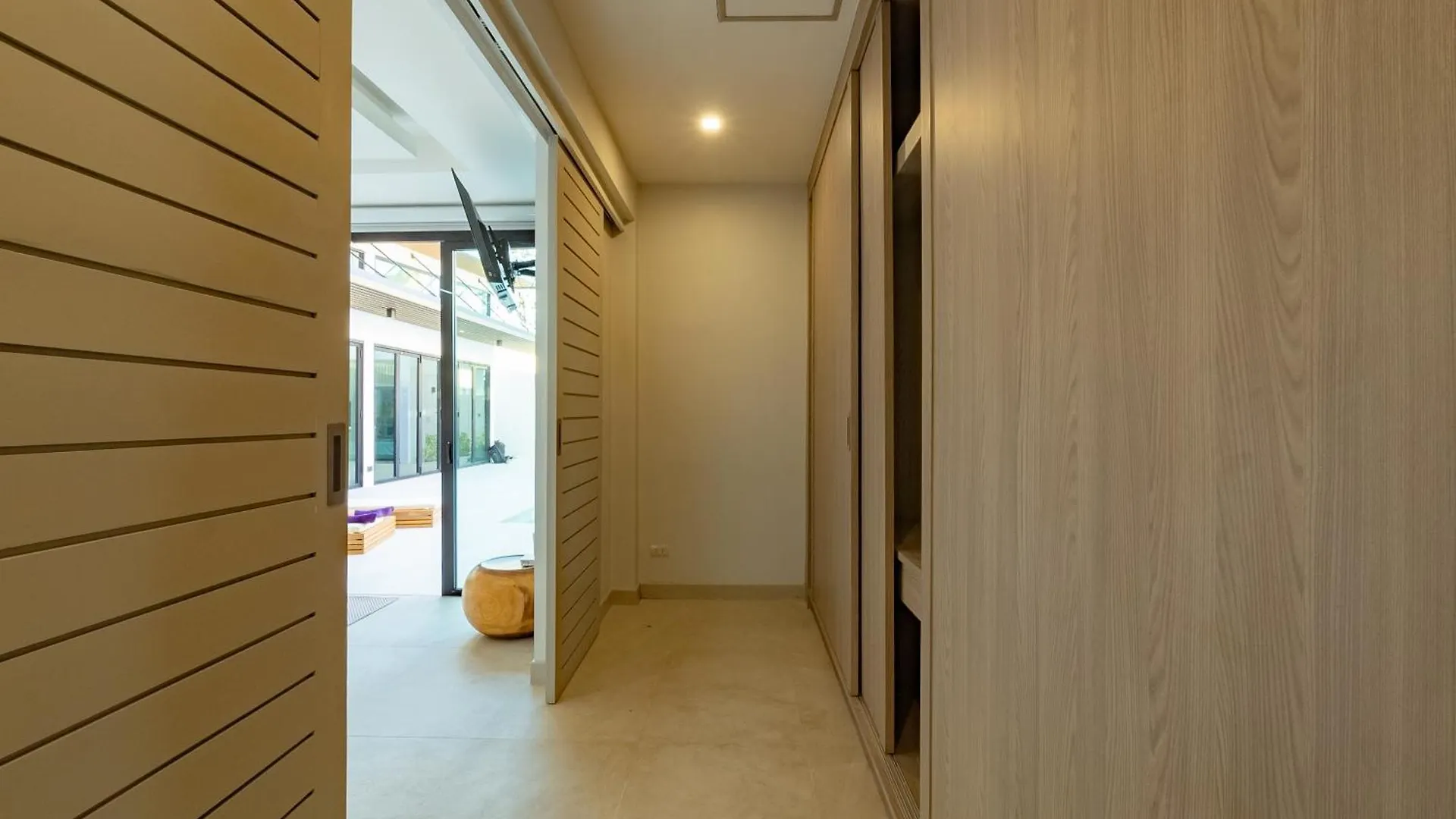 Fully Renovated Pool Villa 4Br Bangtao And Layan Beach In Cheong Thalea, Phuket