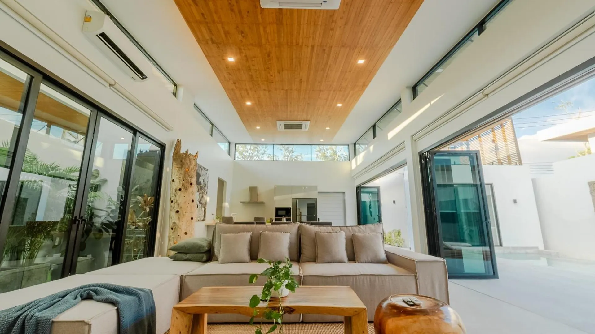 Fully Renovated Pool Villa 4Br Bangtao And Layan Beach In Cheong Thalea, Phuket