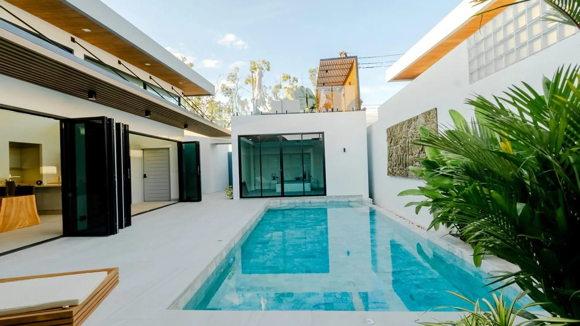 Fully Renovated Pool Villa 4Br Bangtao And Layan Beach In Cheong Thalea, Phuket